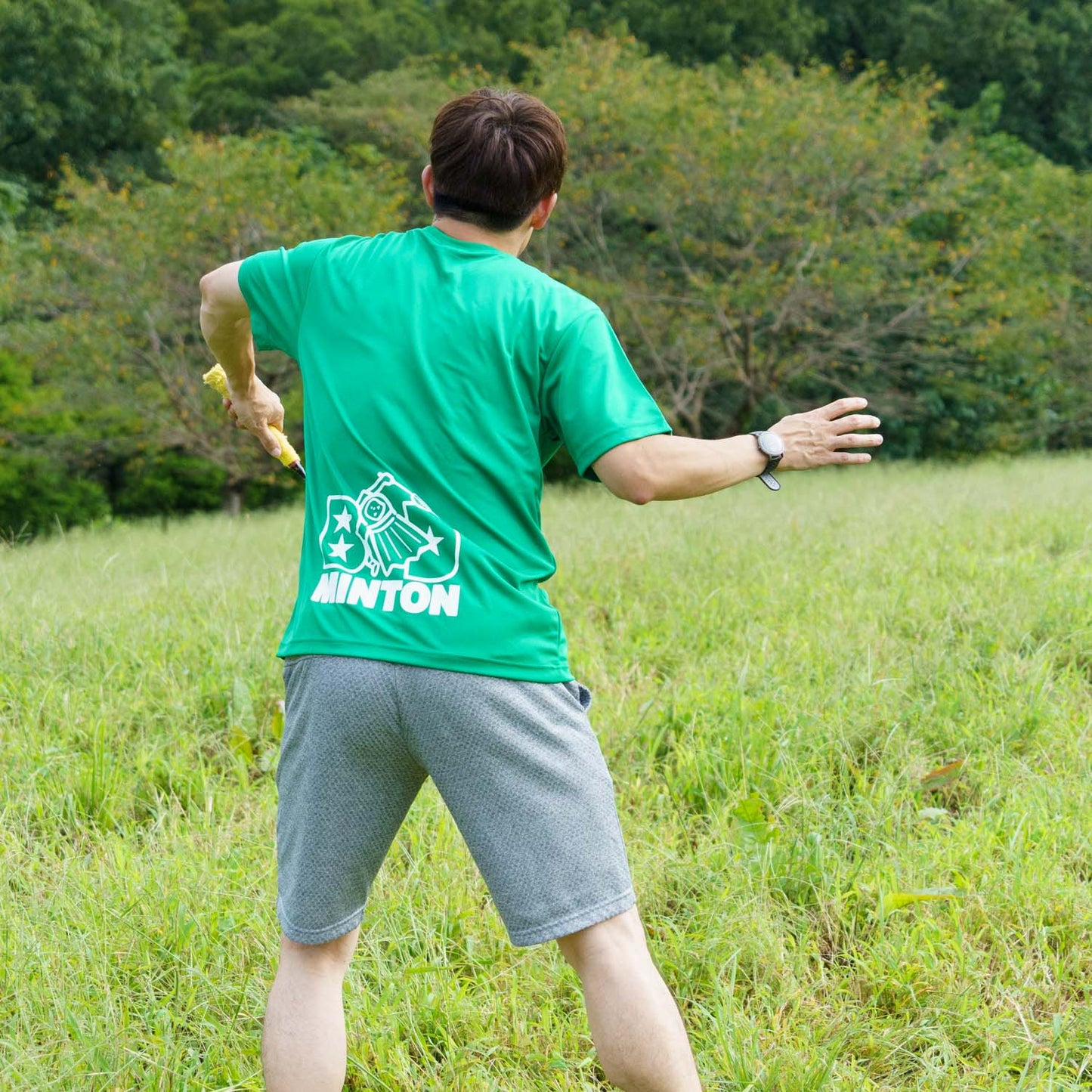 【売り尽くしセール対象】minton 背面スターTシャツ